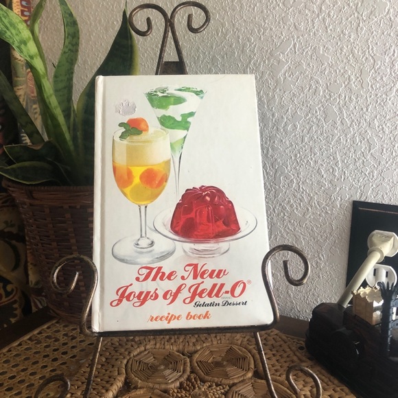 JellO Kitchen The New Joys Of Jello Gelatin Dessert Recipe Book